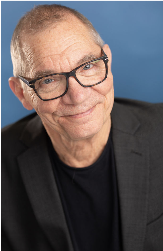 Hire Inspiring Comedic Speaker for your next event | Altus Entertainment